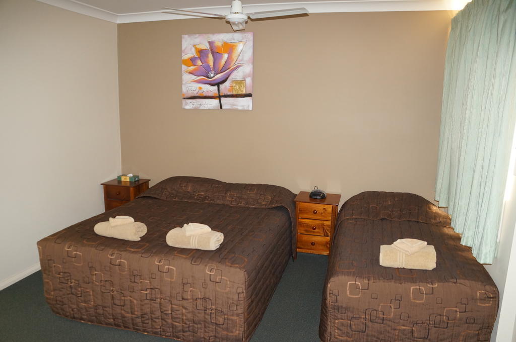 Green Gables Motel Dubbo Bagian luar foto