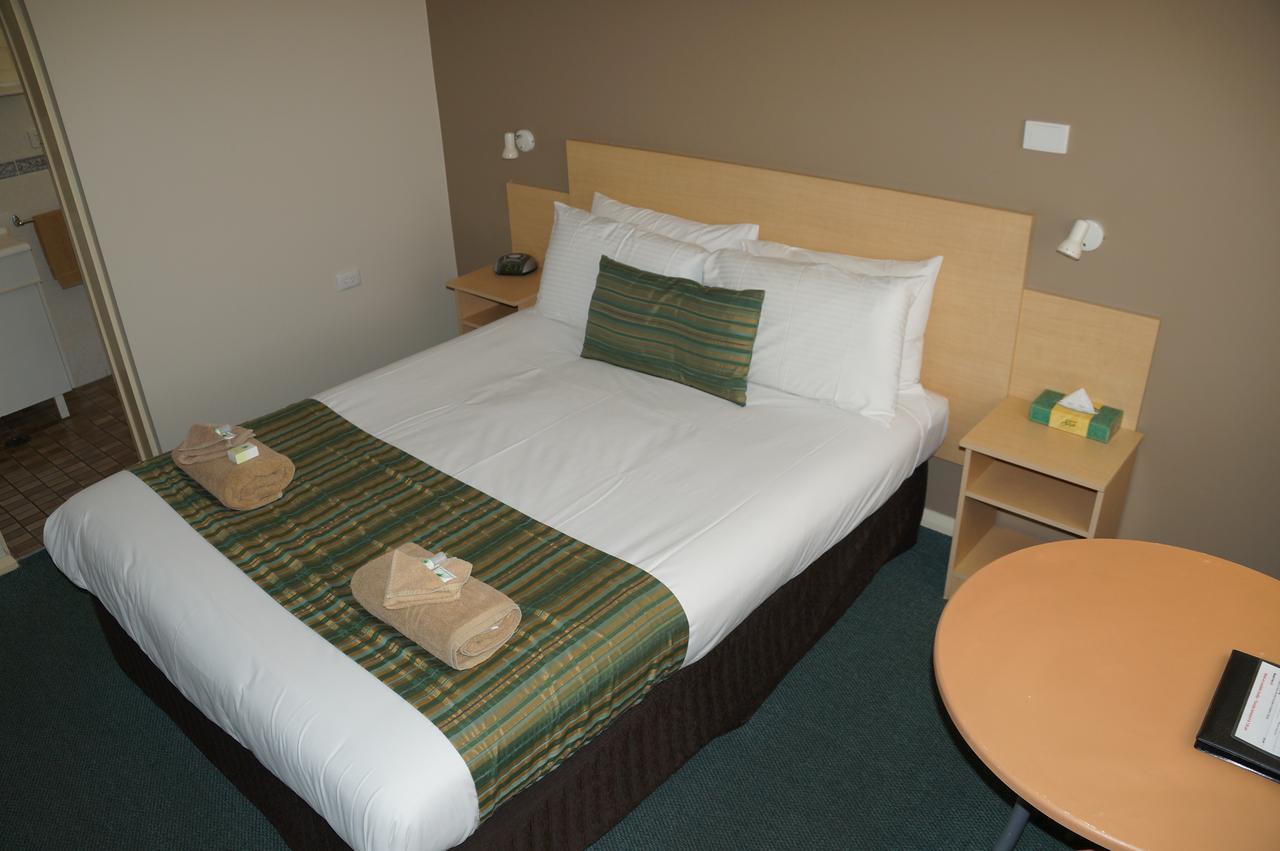 Green Gables Motel Dubbo Bagian luar foto