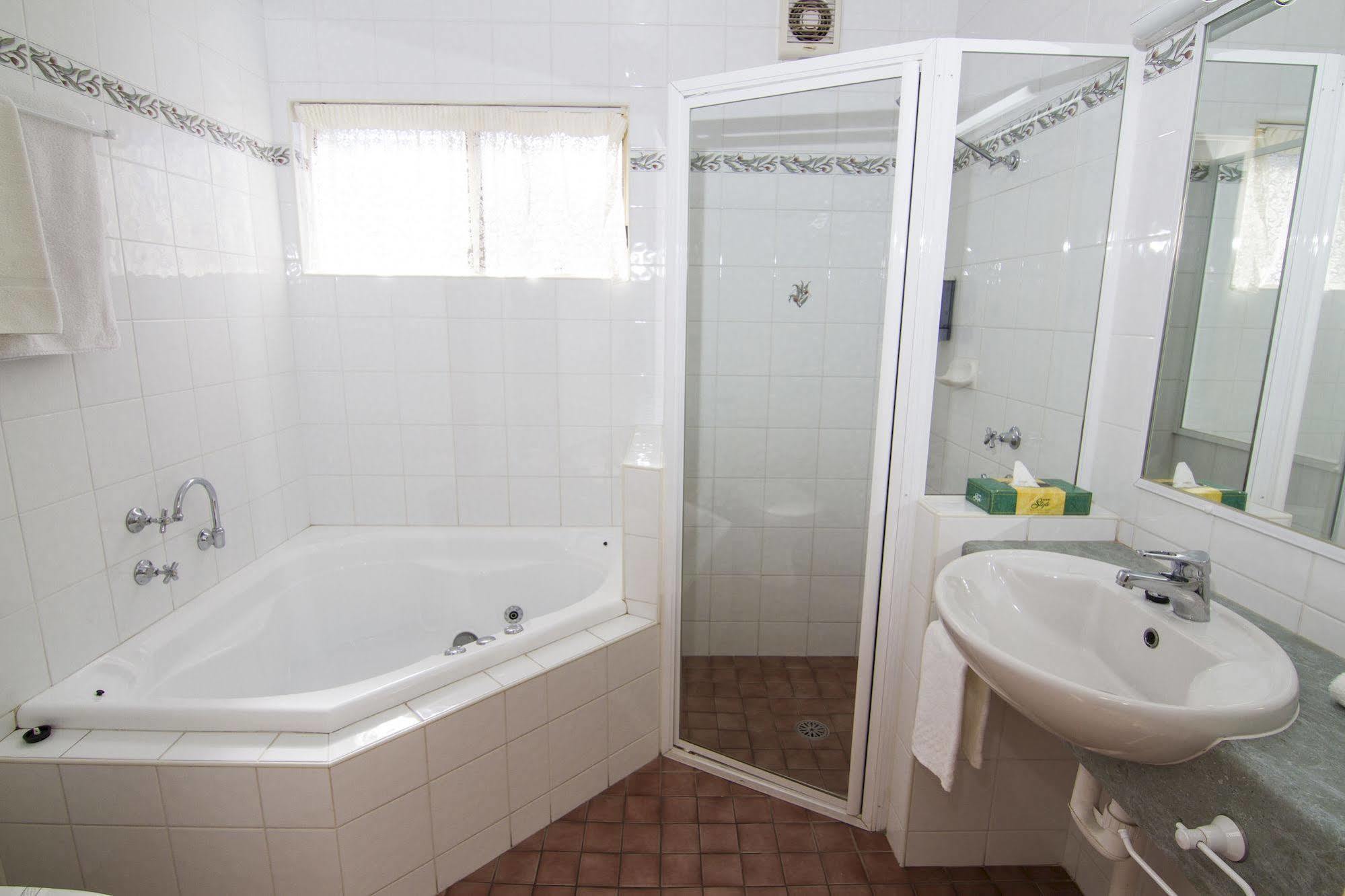 Green Gables Motel Dubbo Bagian luar foto