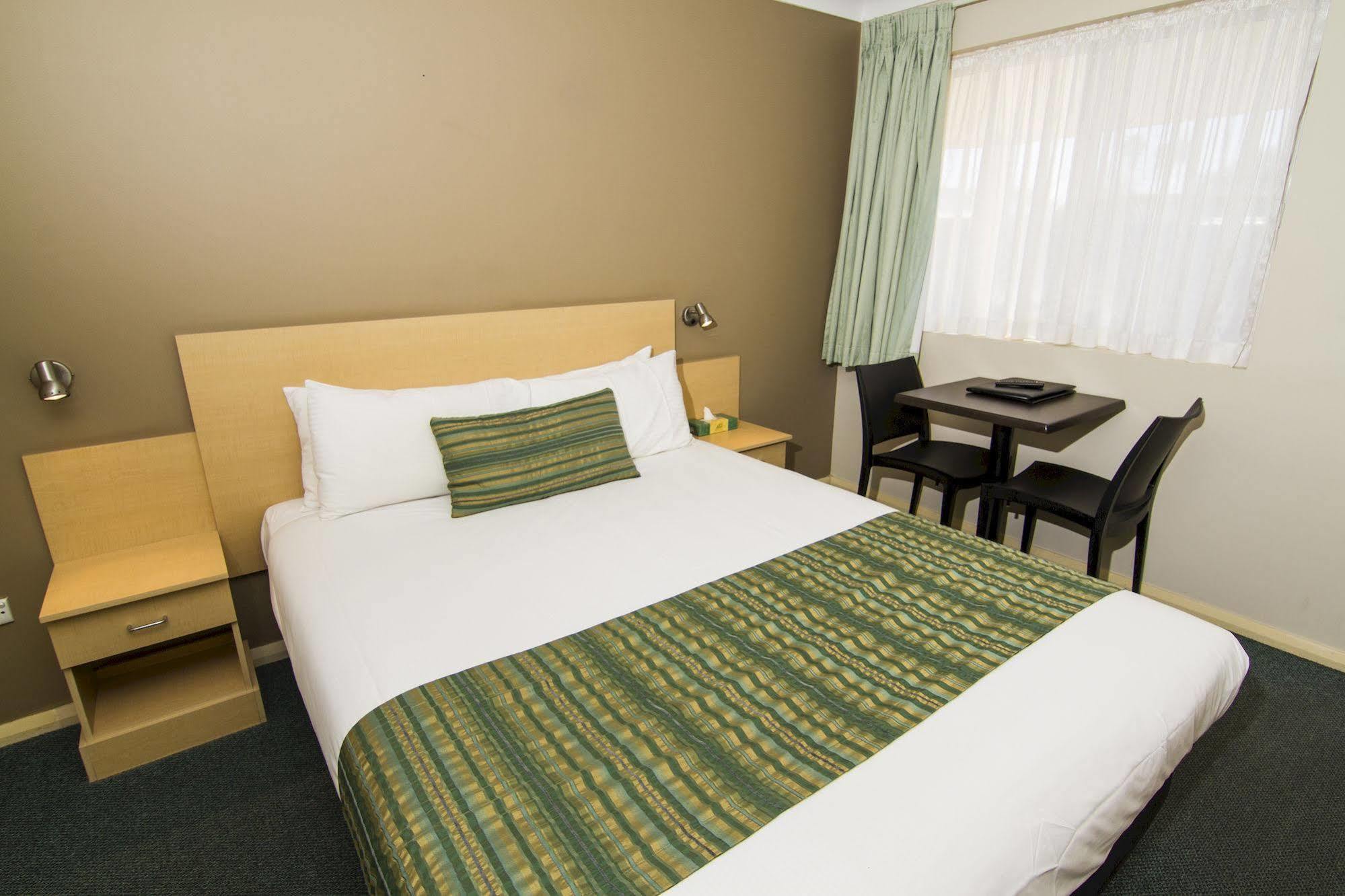 Green Gables Motel Dubbo Bagian luar foto